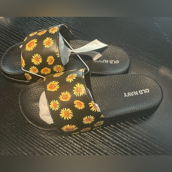 🆕 Old Navy Girls Faux-Leather Pool Slide Sandals Sunflowers Size 12/13 Y - Picture 8 of 11